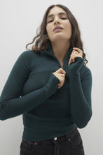 Load image into Gallery viewer, JULIETTE FITTED CASHMERE QUARTER-ZIP