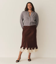 Load image into Gallery viewer, FAIRCHILD CASHMERE CARDIGAN -- PEBBLE GREY