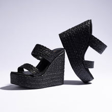 Load image into Gallery viewer, Pamela Wedge In Black Raffia