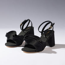 Load image into Gallery viewer, Selena Ruffle Sandal In Black Raffia