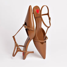 Load image into Gallery viewer, Grace Pump In Caramel Leather