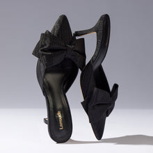 Load image into Gallery viewer, Mini Elle Pump In Black Fabric