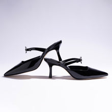 Load image into Gallery viewer, Daisy Pump In Black Patent Leather