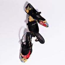 Load image into Gallery viewer, Larroudé x Markarian Pump In Black Wool and Floral Embroidery