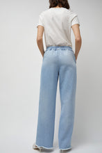 Load image into Gallery viewer, Façon Jacmin Polly Elastic Waist Jean in Light Blue