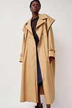 Load image into Gallery viewer, Marios Trench Coat in Beige