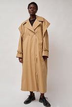 Load image into Gallery viewer, Marios Trench Coat in Beige