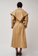 Load image into Gallery viewer, Marios Trench Coat in Beige