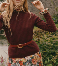 Load image into Gallery viewer, HYERES CASHMERE SWEATER -- DARK GARNET