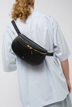 Load image into Gallery viewer, Herbert Frere Soeur La Grande Lili Bag in Noir