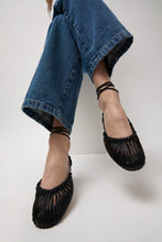 Load image into Gallery viewer, Hereu Mantera Sandal in Black