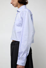 Load image into Gallery viewer, Highlight Studio Blue Poplin Crop Shirt in Light Blue