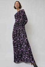 Load image into Gallery viewer, INSHADE Long Sleeve Crimped Chiffon Dress in Lilac and Black Abstract