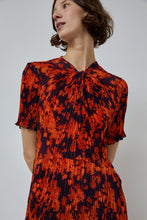 Load image into Gallery viewer, INSHADE Short Sleeve Crimped Chiffon Dress in Red and Bordeaux Floral