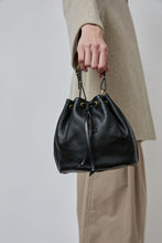 Load image into Gallery viewer, Il Bisonte Bucket Classic Bag in Nero