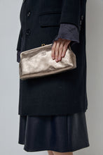 Load image into Gallery viewer, Il Bisonte Classic Clutch in Bronze