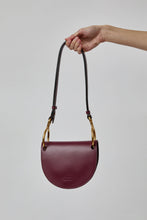 Load image into Gallery viewer, Il Bisonte Crossbody Consuelo in Amarena