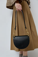 Load image into Gallery viewer, Il Bisonte Crossbody Consuelo in Nero