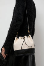 Load image into Gallery viewer, Il Bisonte Marini Bucket Bag in Natural and Black