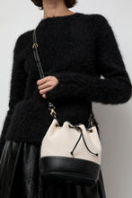 Load image into Gallery viewer, Il Bisonte Marini Bucket Bag in Natural and Black