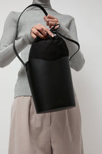 Load image into Gallery viewer, Il Bisonte Roseto Bucket Bag in Black