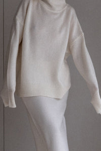 JOSLYN TURTLENECK CASHMERE SWEATER