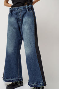 KSENIASCHNAIDER Baggy Jeans with Contrast Sidelines in Blue and Black