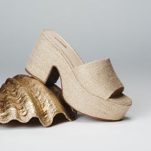 Load image into Gallery viewer, Miso Platform Sandal In Metallic Raffia