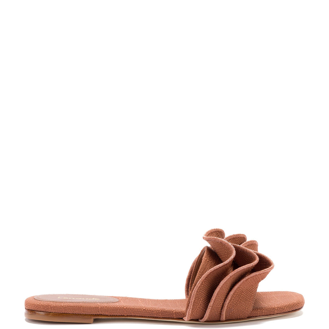 Ivy Ruffle Flat Mule In Caramel Raffia