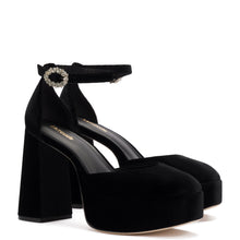 Load image into Gallery viewer, Ari Pump In Black Velvet