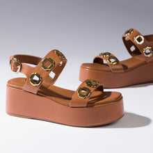 Load image into Gallery viewer, Milan Flatform Sandal In Caramel Leather