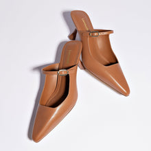 Load image into Gallery viewer, Ines Mule In Caramel Leather