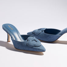 Load image into Gallery viewer, Flora Pump In Blue Stoned Denim