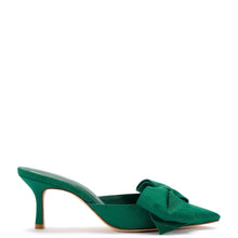 Load image into Gallery viewer, Mini Elle Pump In Emerald Fabric