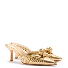 Load image into Gallery viewer, Mini Valerie Pump In Gold Metallic Leather