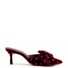 Load image into Gallery viewer, Mini Elle Pump In Wine Velvet