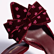 Load image into Gallery viewer, Mini Elle Pump In Wine Velvet