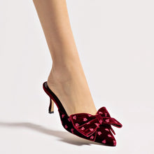 Load image into Gallery viewer, Mini Elle Pump In Wine Velvet