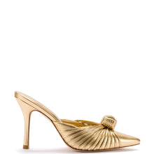 Load image into Gallery viewer, Valerie Pump In Gold Metallic Leather