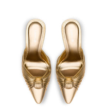 Load image into Gallery viewer, Valerie Pump In Gold Metallic Leather