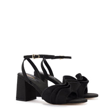 Load image into Gallery viewer, Selena Ruffle Sandal In Black Raffia