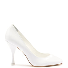 Load image into Gallery viewer, Michelle Pump In White Patent Leather