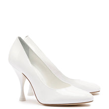 Load image into Gallery viewer, Michelle Pump In White Patent Leather