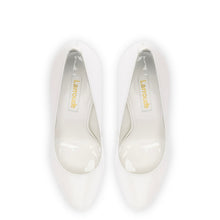 Load image into Gallery viewer, Michelle Pump In White Patent Leather