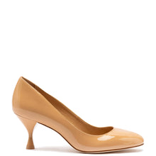 Load image into Gallery viewer, Michelle Lo Pump In Tan Patent Leather