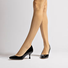 Load image into Gallery viewer, Michelle Lo Pump In Black Patent Leather