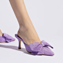 Load image into Gallery viewer, Mini Elle Pump In Iris Fabric