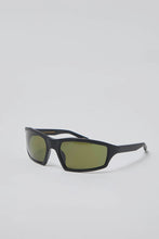 Load image into Gallery viewer, Monokel Raven Sunglasses in Matte Black and Green