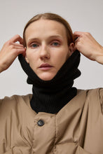 Load image into Gallery viewer, Muhlbauer Jael Ribbed Cashmere Hood in Black