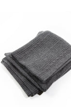 Load image into Gallery viewer, CABLE CASHMERE THROW BLANKET